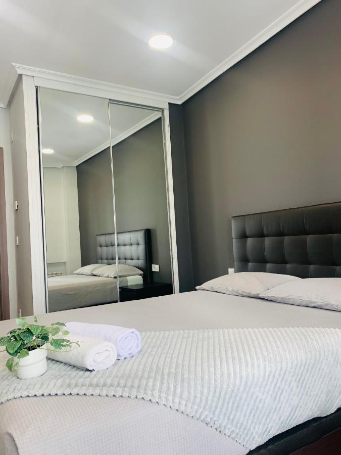 Apartamento Deluxe, 4 Habitaciones, Parking Мадрид Экстерьер фото